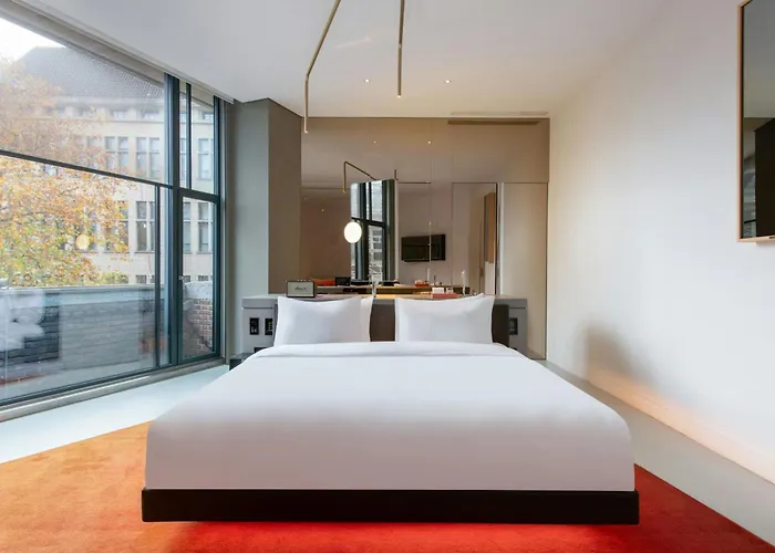 W Amsterdam