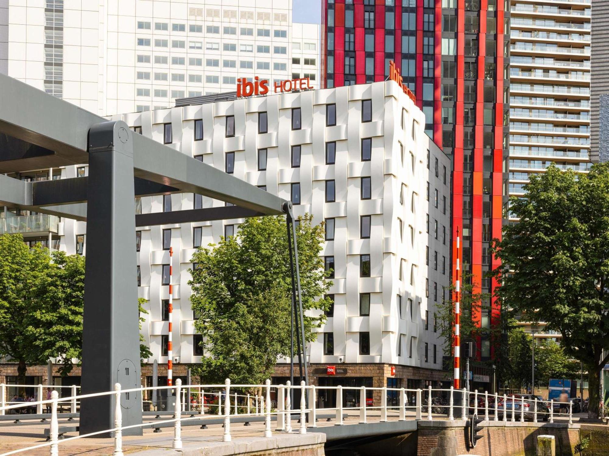 12 Best Airport-Accessible Hotels in Rotterdam for Ghent Travelers