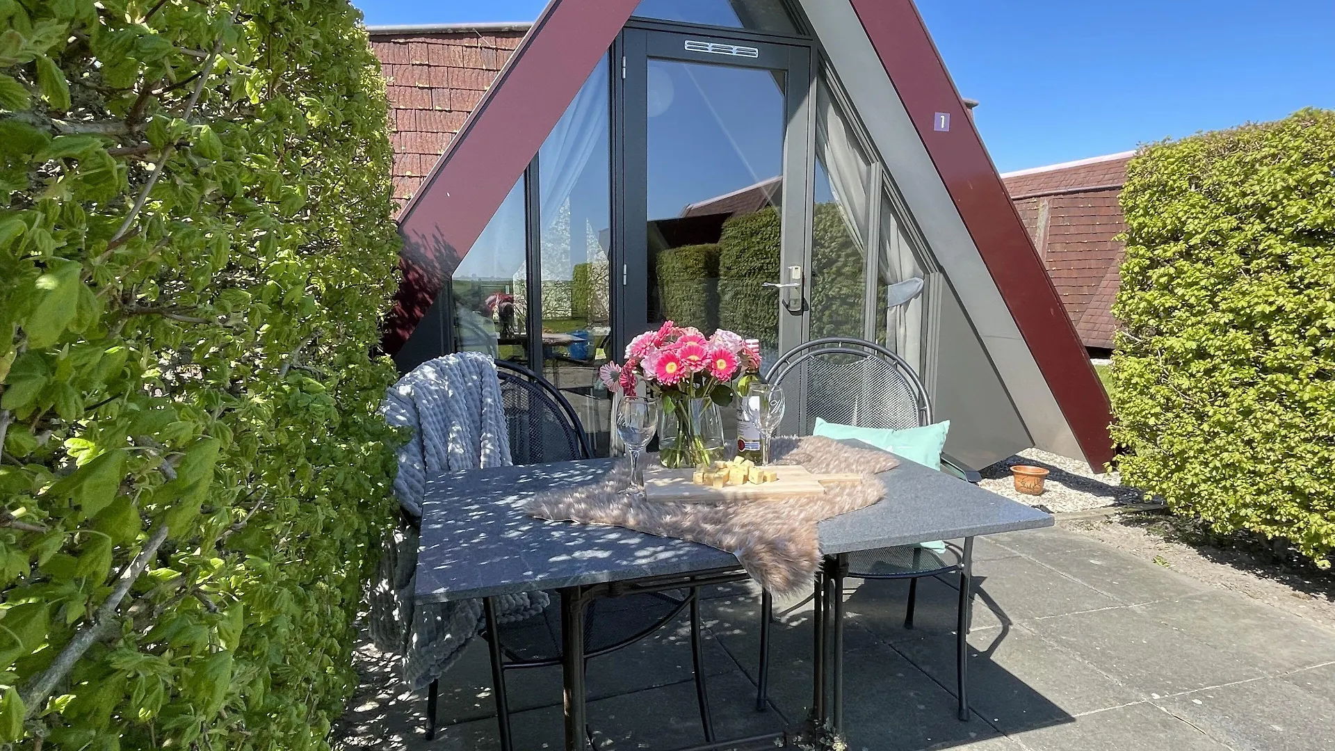 4 Central Hotels Near Hoedenverzameling Zet 'm Op That Deliver