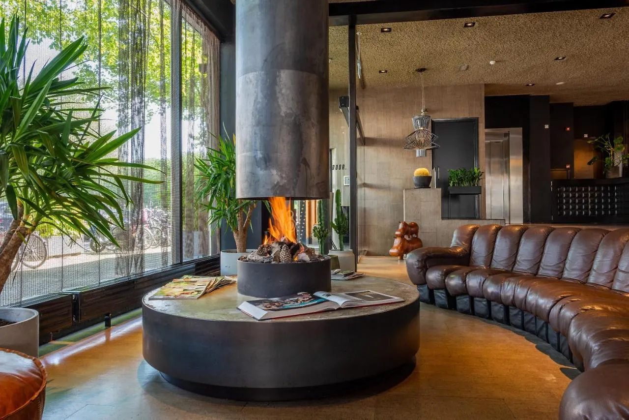 Staying Near Skinny Bridge: 5 Romantic Amsterdam Hotels Compared