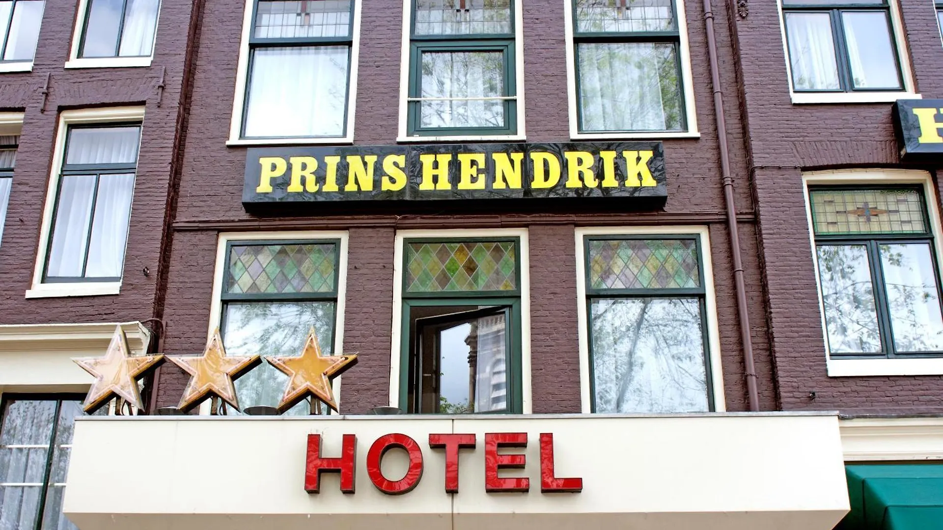 16 Central Hotels In Amsterdam's Red Light District Ranked